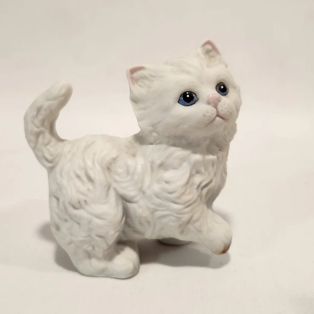 Pair Vintage Homco White Kittens Cat Figurines W/‎ Blue Eyes Taiwan 1970s Cute